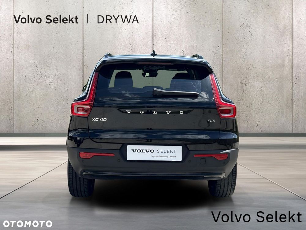 Volvo XC 40 B3 Plus Dark - 8