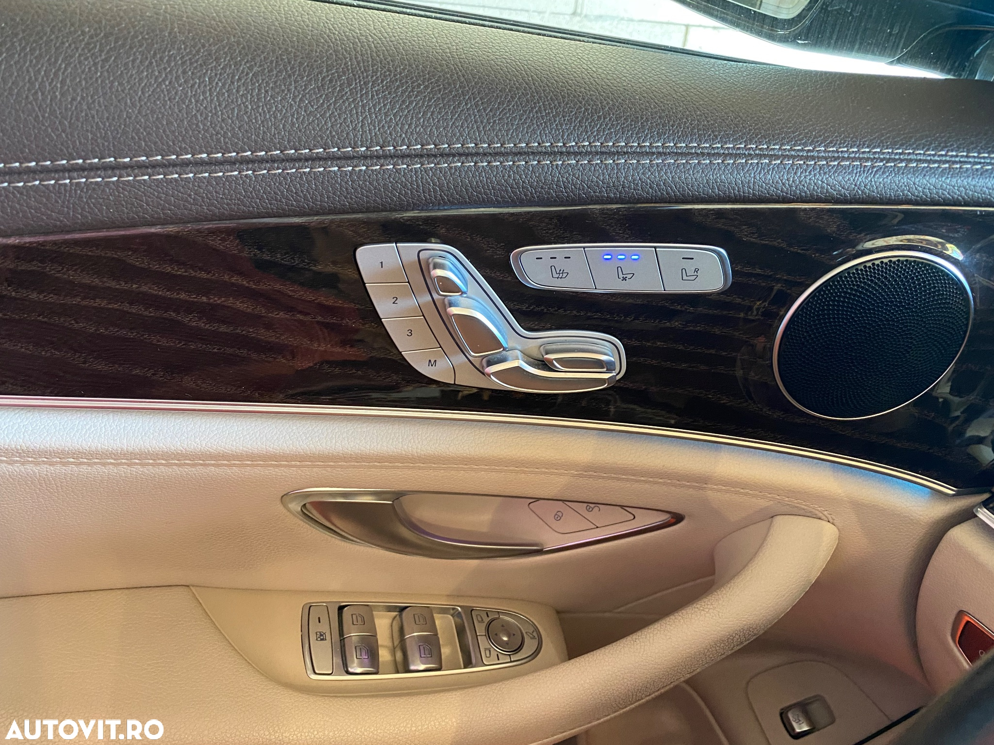 Mercedes-Benz E 220 d 4MATIC Aut. - 24
