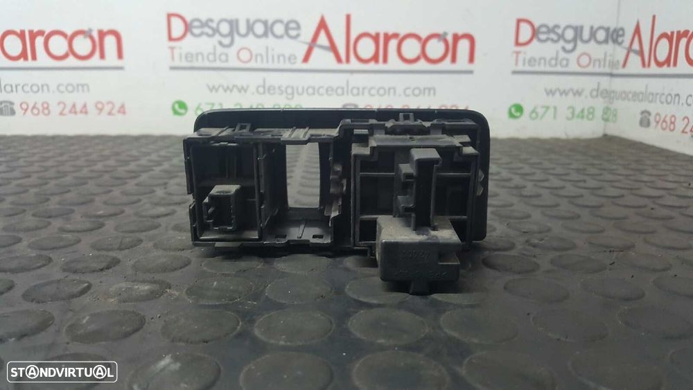 CONTROLE DE AJUSTE DE LUZES RENAULT MEGANE III BERLINA 5 P TOMTOM EDITION - 2