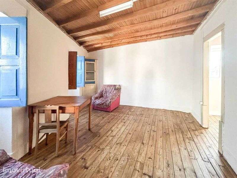 Moradia Típica com quintal de 180m2 - Grande imagem: 5/12