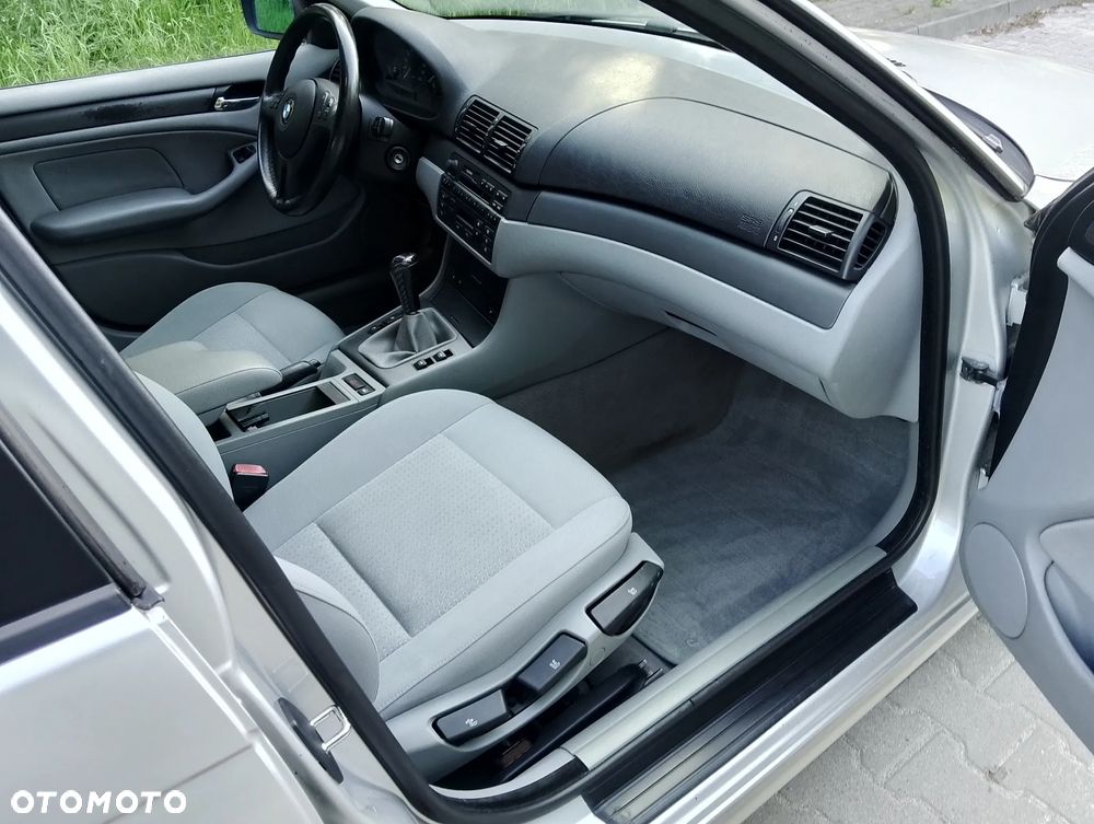 BMW Seria 3 320d Edition Exclusive - 17
