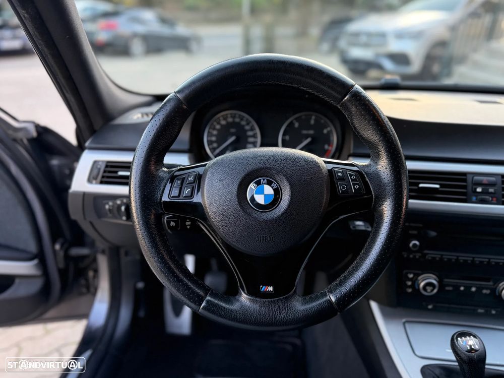 BMW 320 d Touring - 18