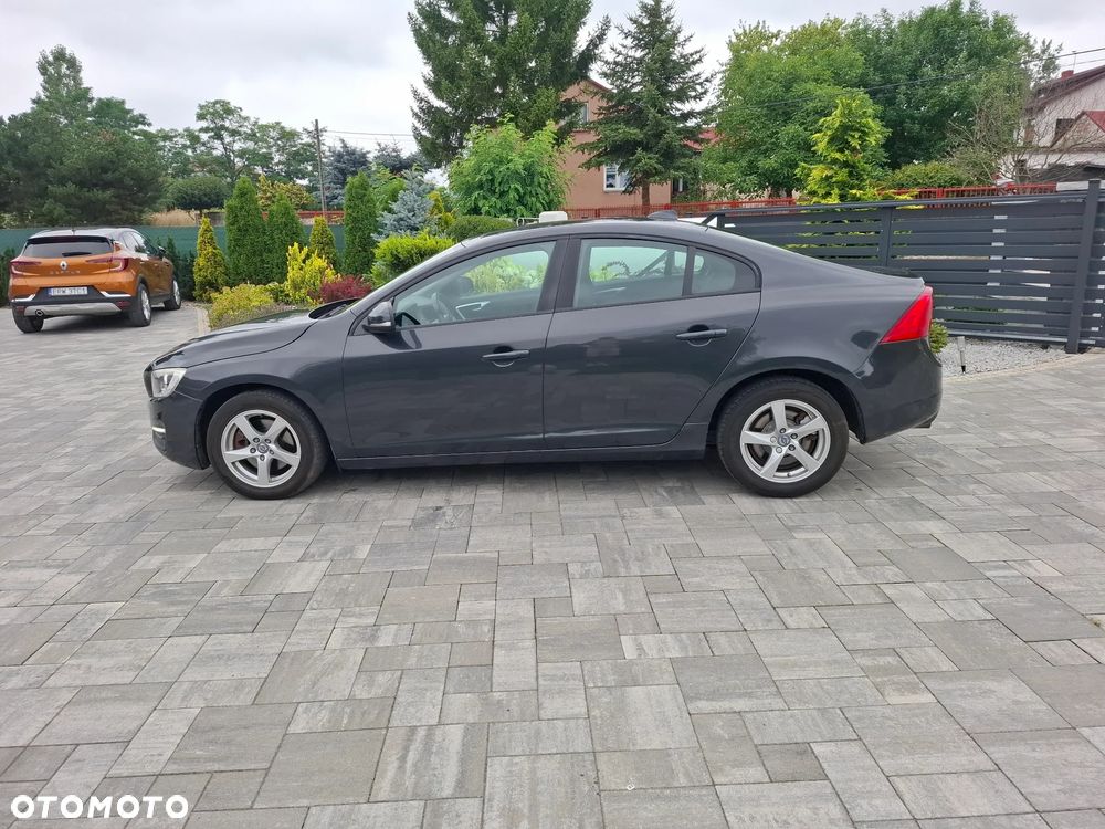 Volvo S60 D2 Momentum - 6