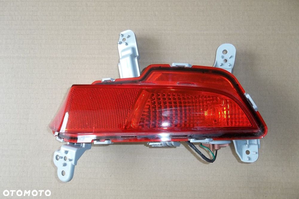Lampa tylna prawa w zderzak HYUNDAI i30 - 1