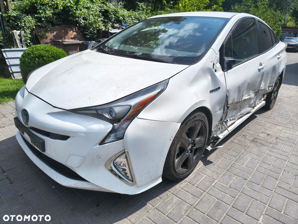 Toyota Prius (Hybrid) - 1