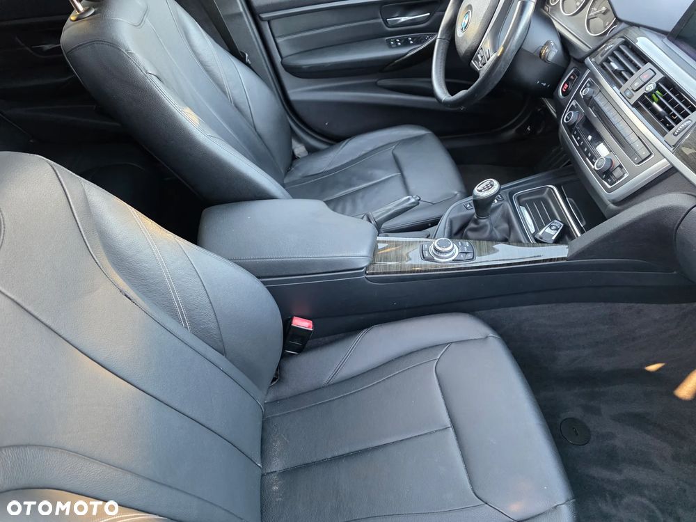 BMW Seria 3 320d Blue Performance Luxury Line - 15
