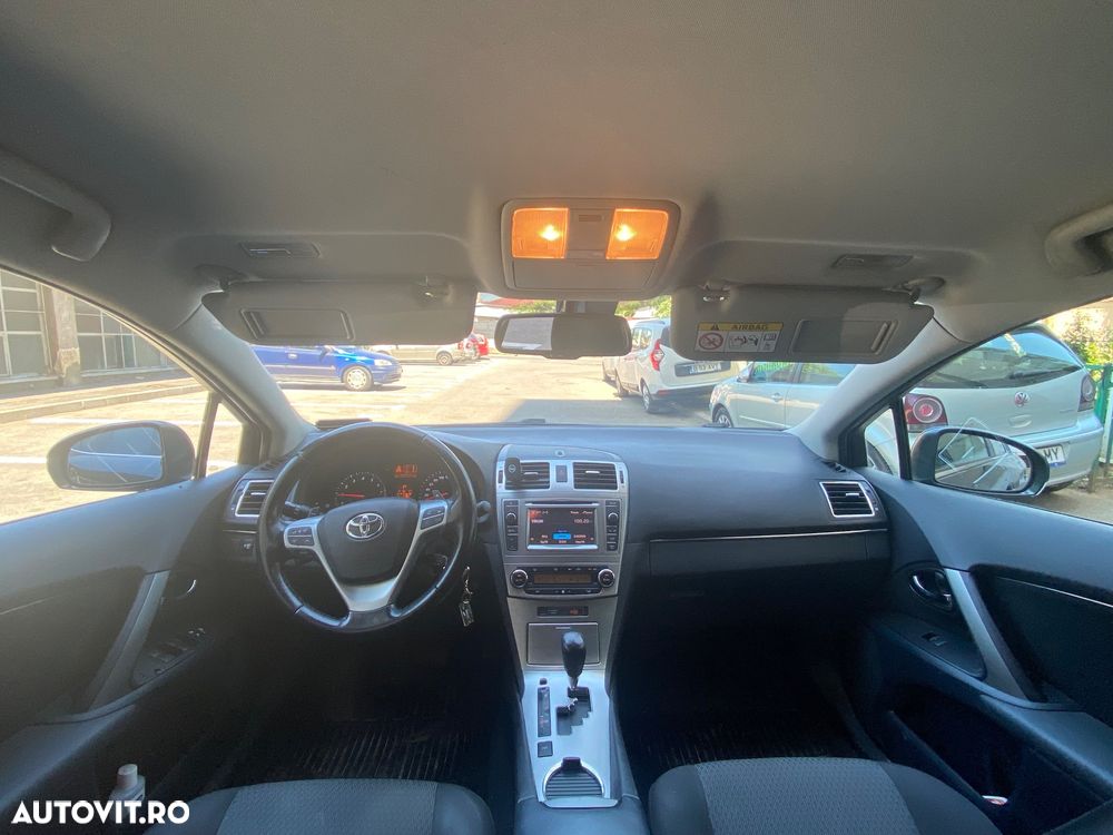 Toyota Avensis 1.8 Multidrive S Executive - 9