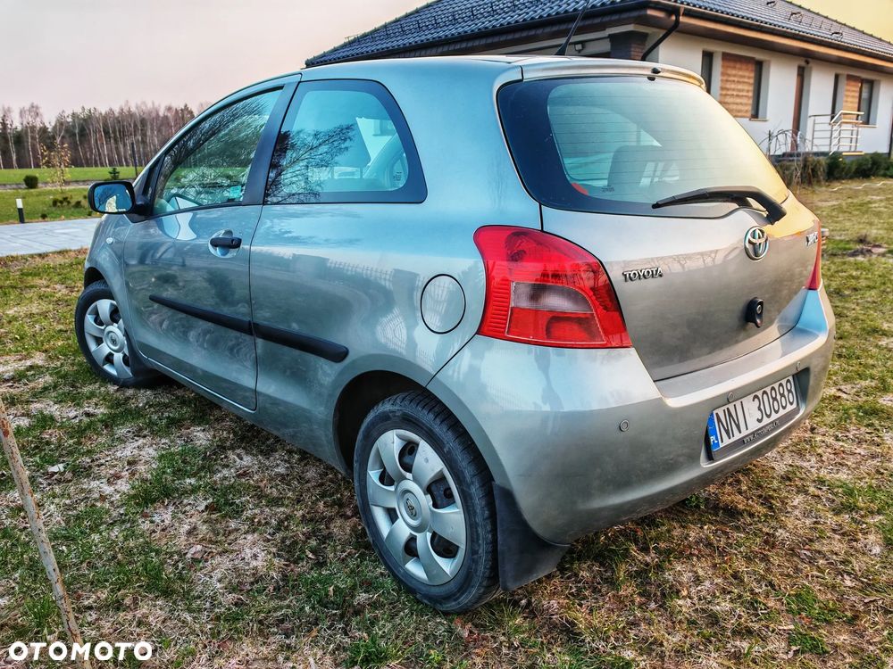 Toyota Yaris 1.3 Terra Gold - 5