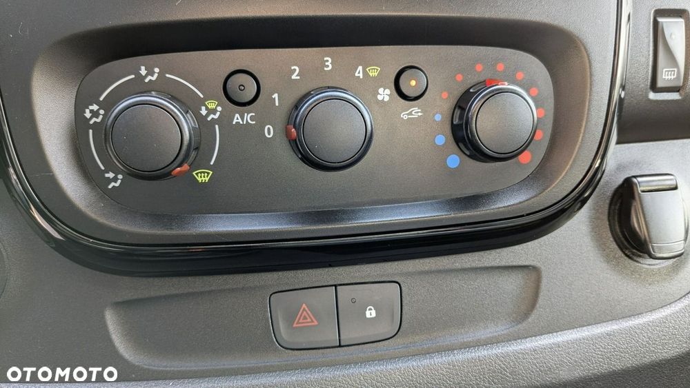 Opel Vivaro - 25