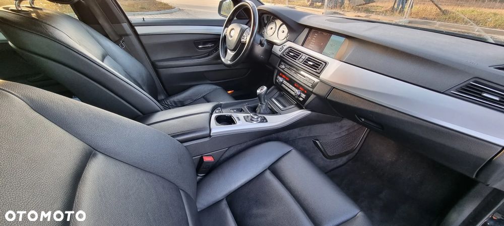 BMW Seria 5 520d Touring - 7
