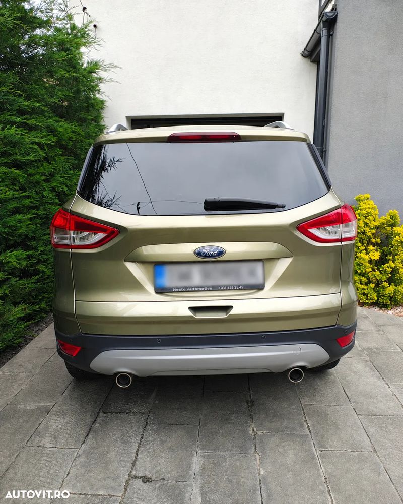 Ford Kuga 2.0 TDCi 4WD Powershift Titanium - 4
