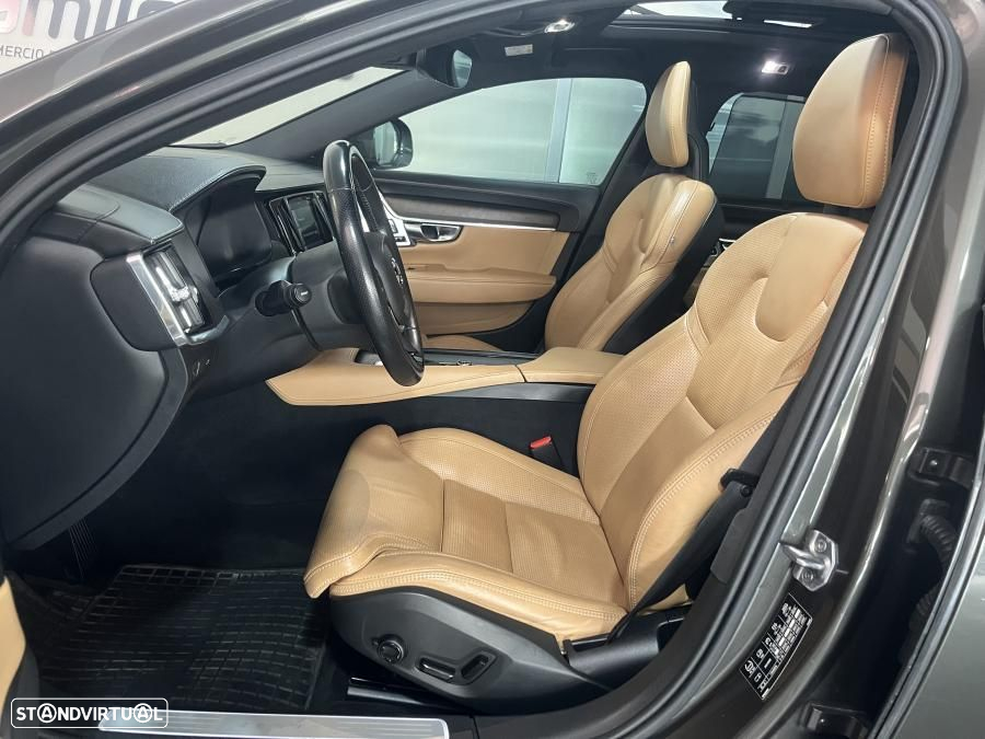 Volvo V90 Cross Country 2.0 D4 Plus AWD Geartronic - 18
