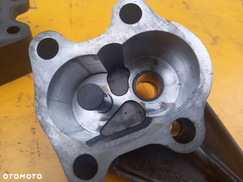 Pompa oleju silnika R502687 John Deere 6230 Premium - 3