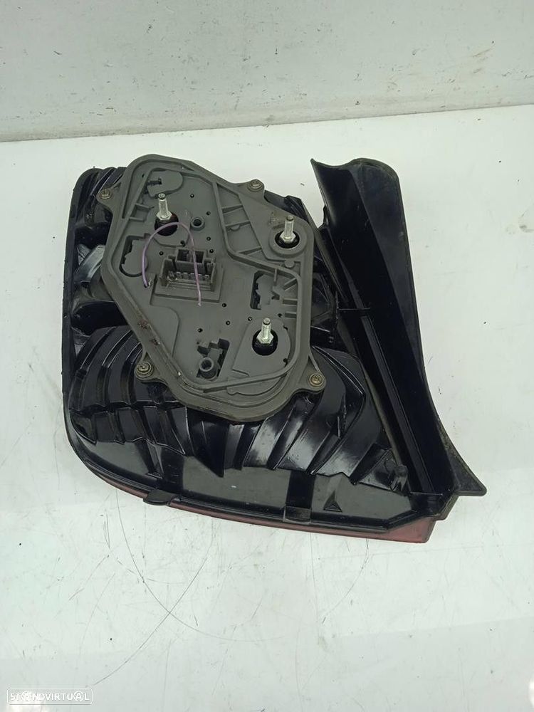 FAROLIM TRASEIRO DIREITO FIAT STILO 2003 - 2