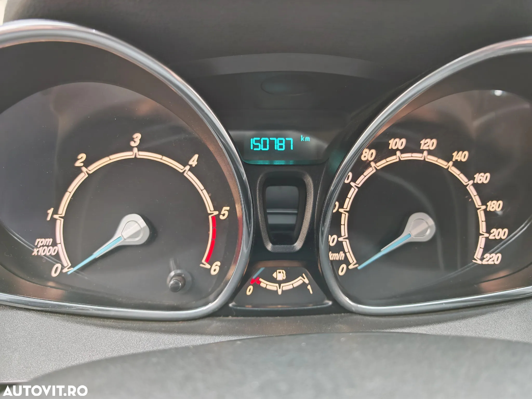 Ford Fiesta 1.5 TDCi DPF Trend - 4