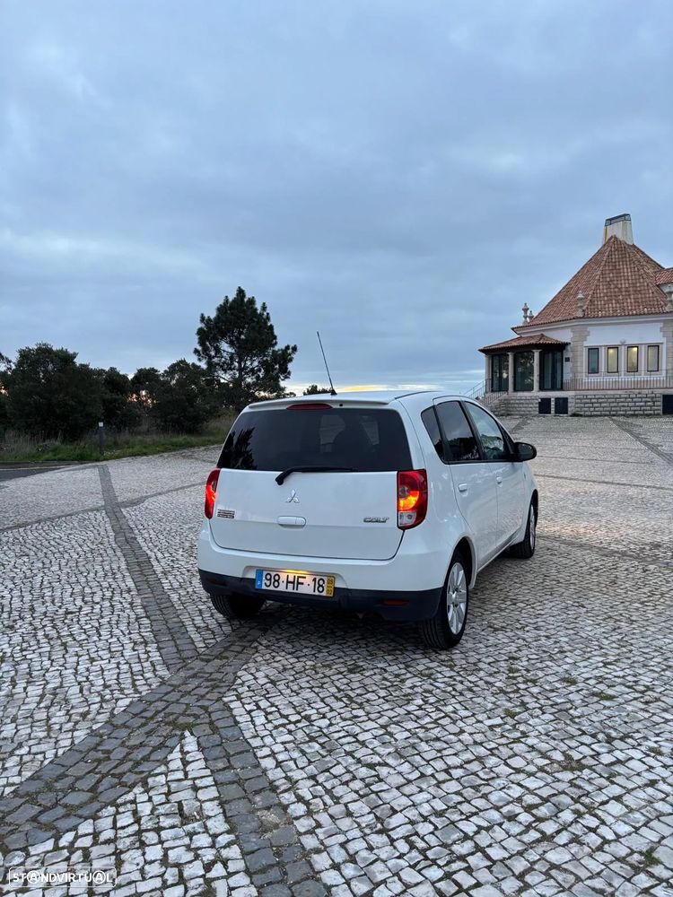 Mitsubishi Colt - 11
