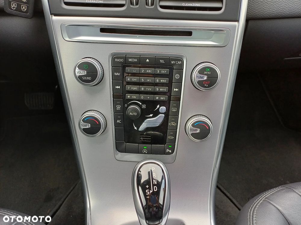 Volvo XC 60 D3 Drive-E Momentum - 11