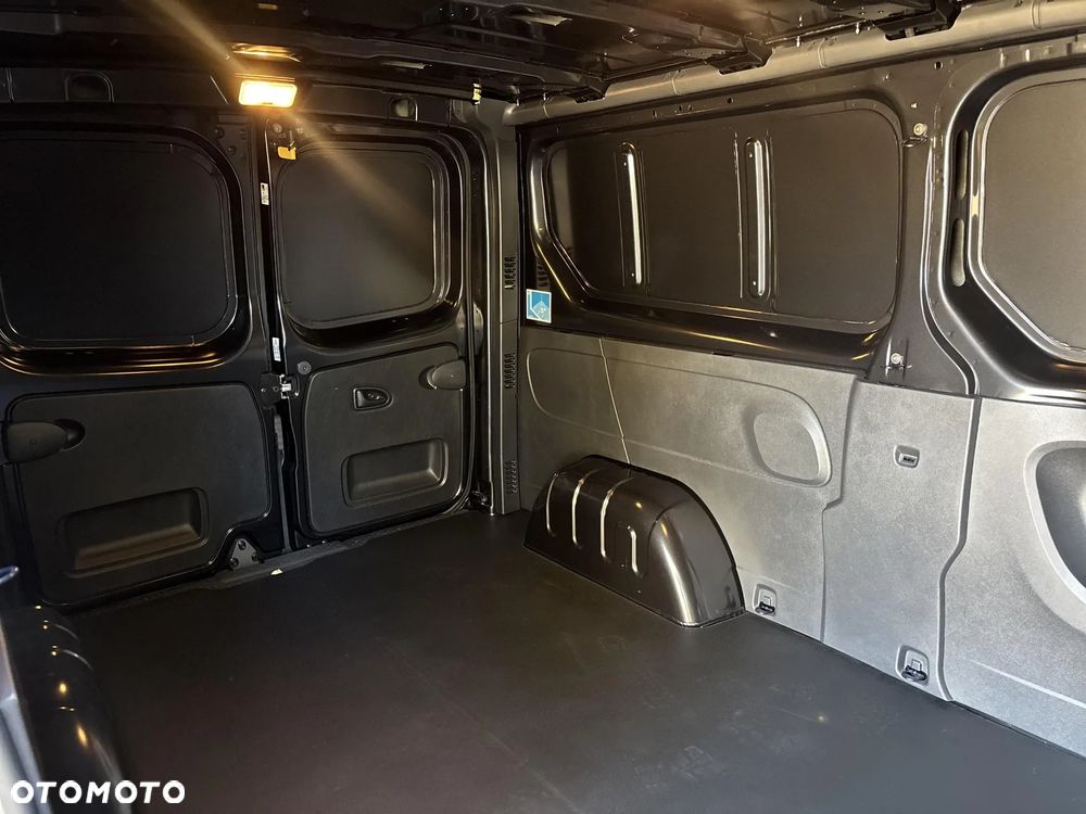 Renault Trafic - 16
