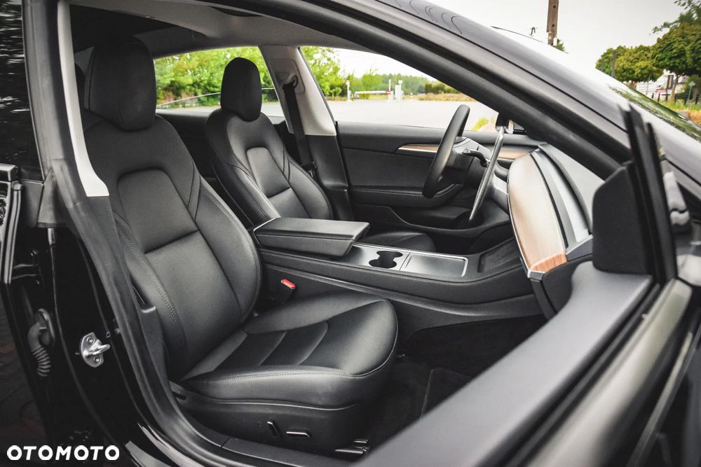 Tesla Model 3 Standard Range Plus - 27