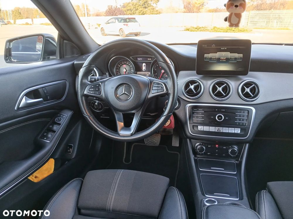 Mercedes-Benz CLA 200 7G-DCT AMG Line - 7