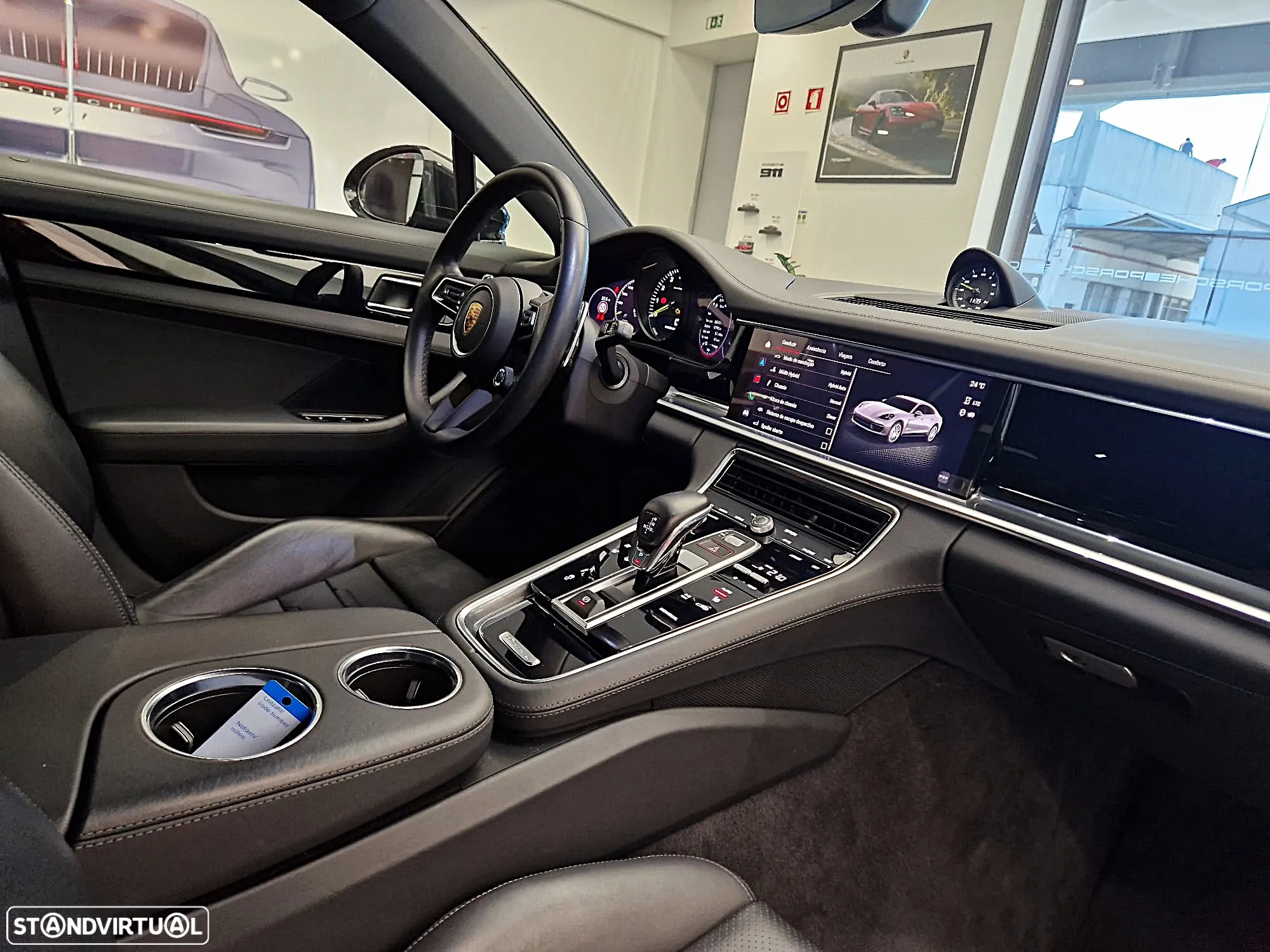Porsche Panamera 4 E-Hybrid - 31