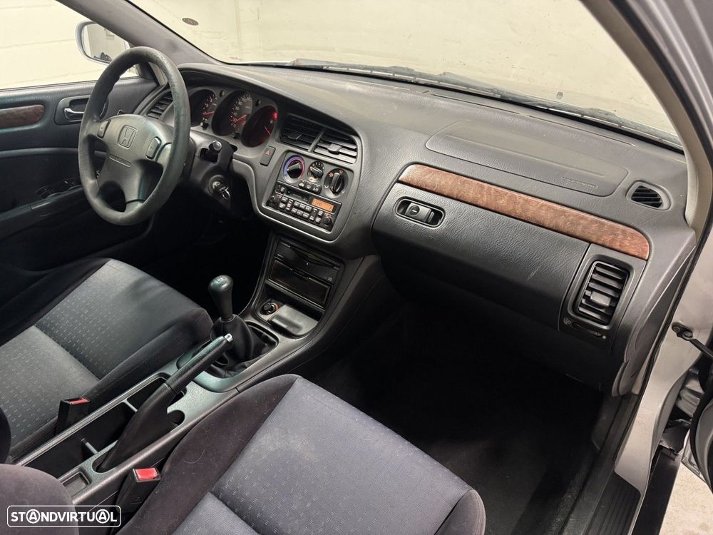 Honda Accord 1.6 LS - 15
