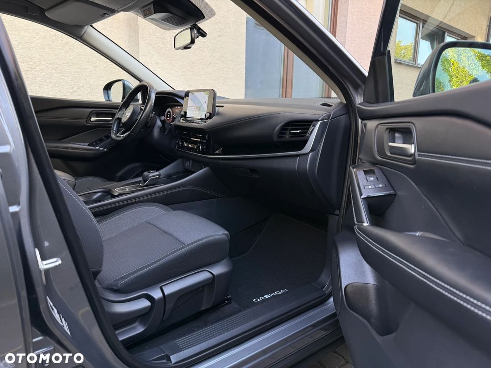 Nissan Qashqai 1.3 DIG-T N-Connecta DCT - 25