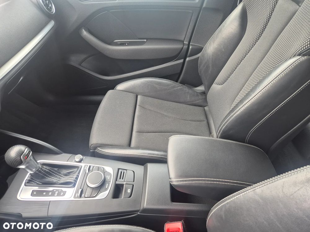 Audi A3 Sportback 2.0 TDI S tronic S line Sportpaket - 25