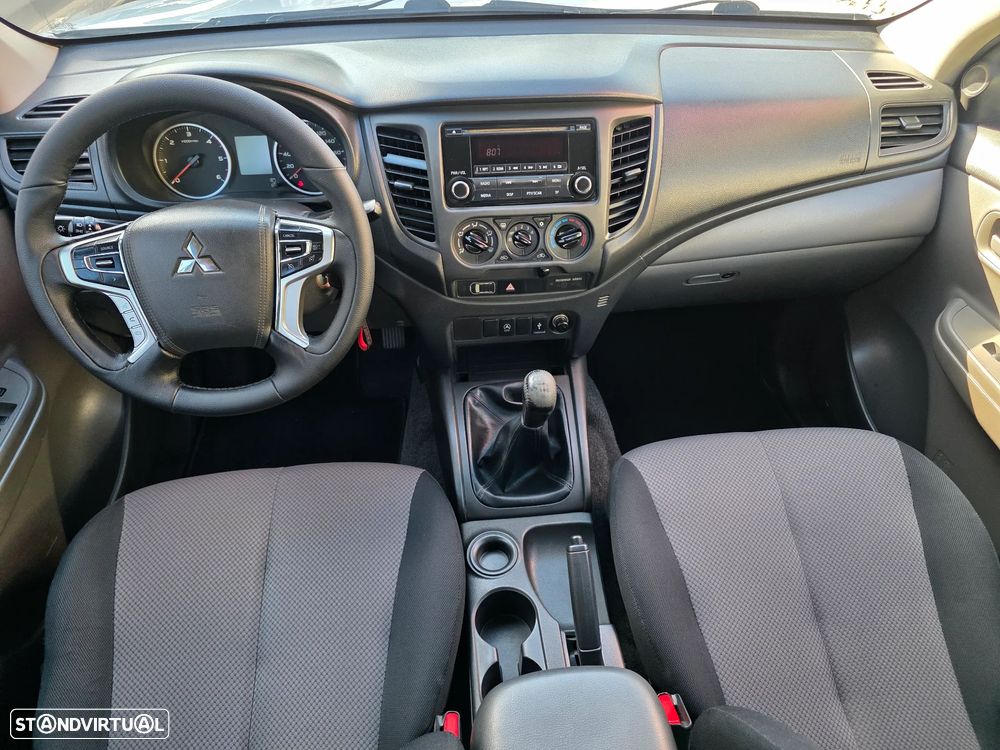 Mitsubishi L200 2.4 DI-D CD Invite 2WD - 9