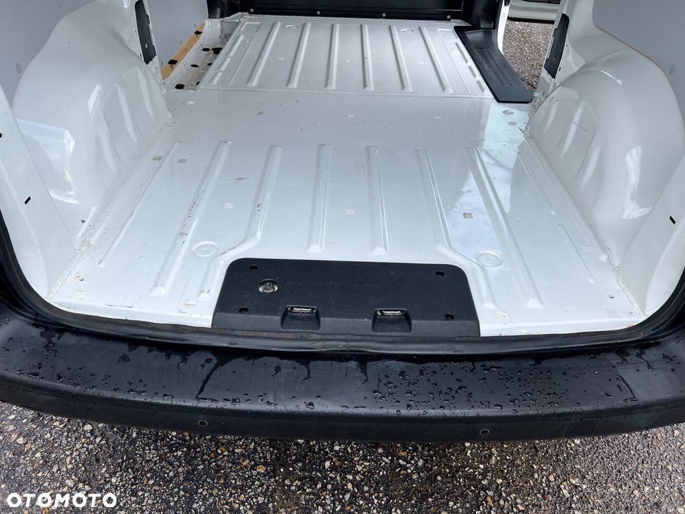 Peugeot Expert - 8