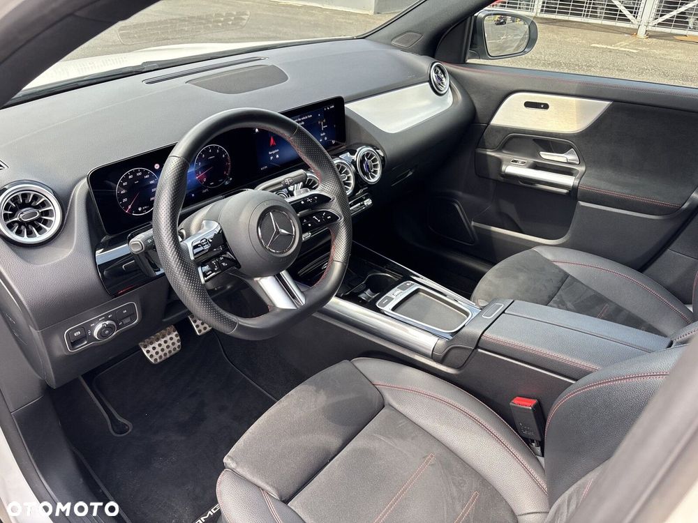 Mercedes-Benz GLA - 15