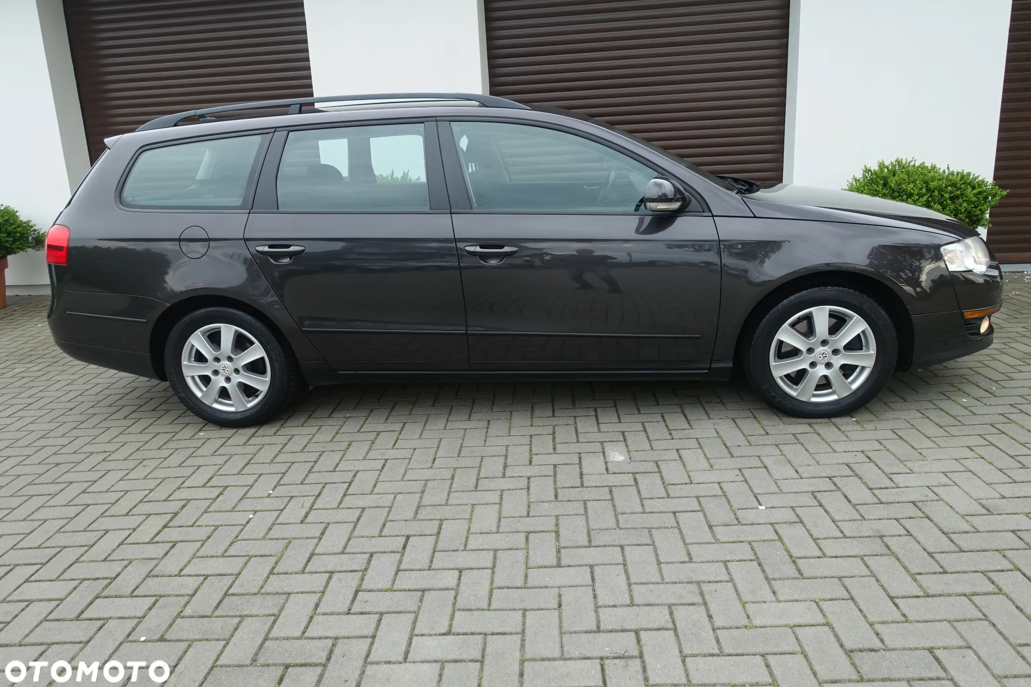 Volkswagen Passat 2.0 TDI DPF BlueMot Comfortline - 5