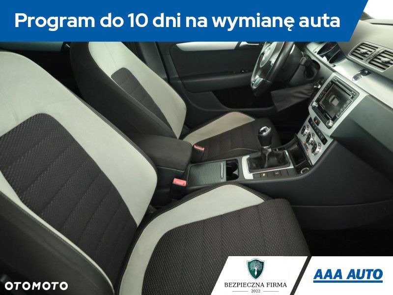 Volkswagen Passat Variant - 9