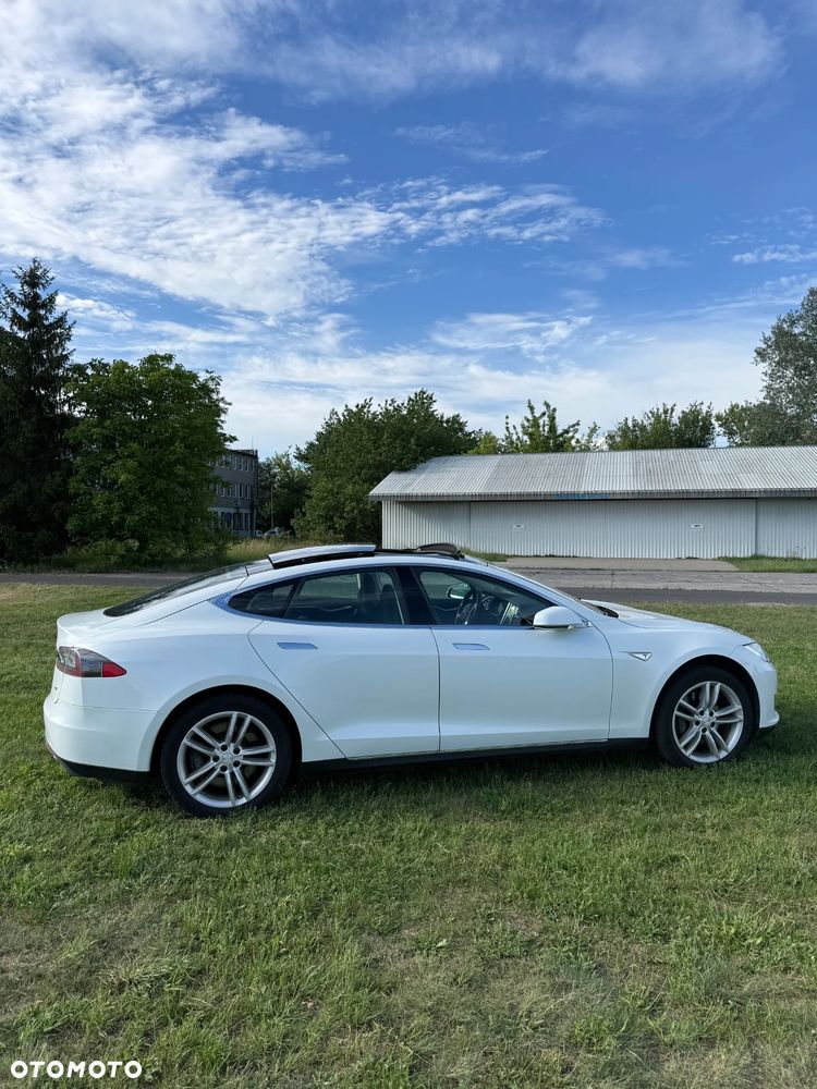 Tesla Model S Performance - 9