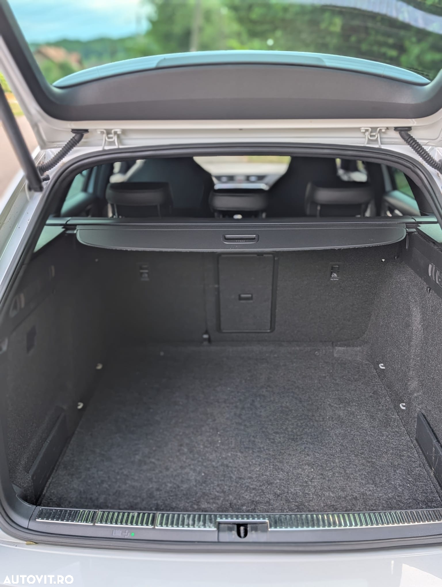 Skoda Superb 2.0 TDI DSG Sportline - 9