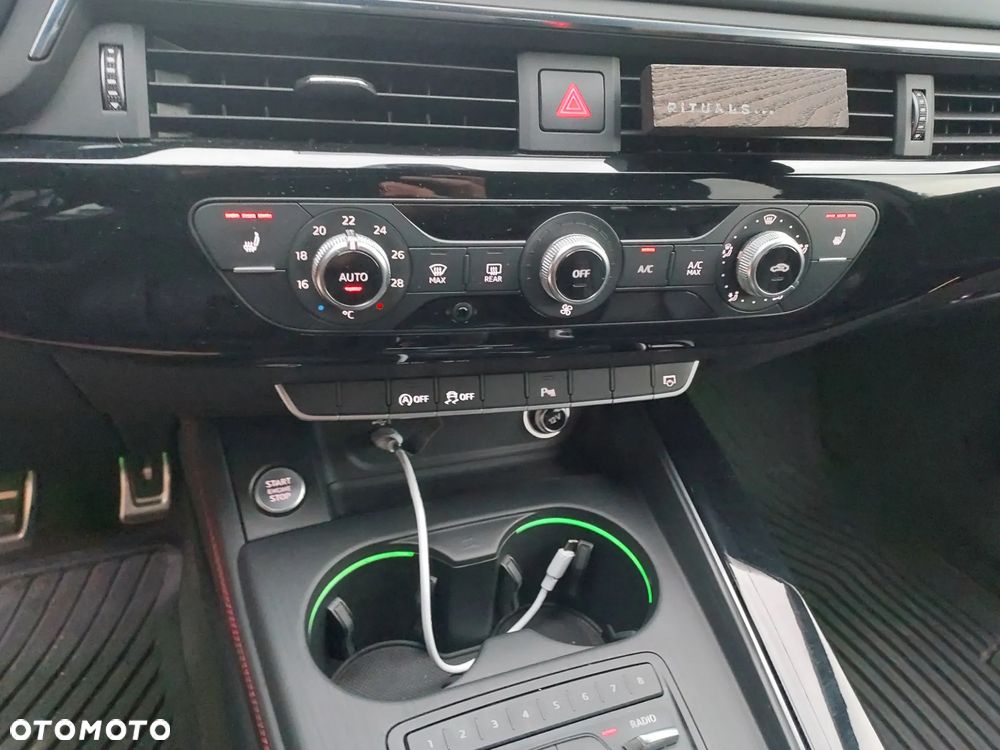 Audi A4 Avant 2.0 TDI Sport S tronic - 36