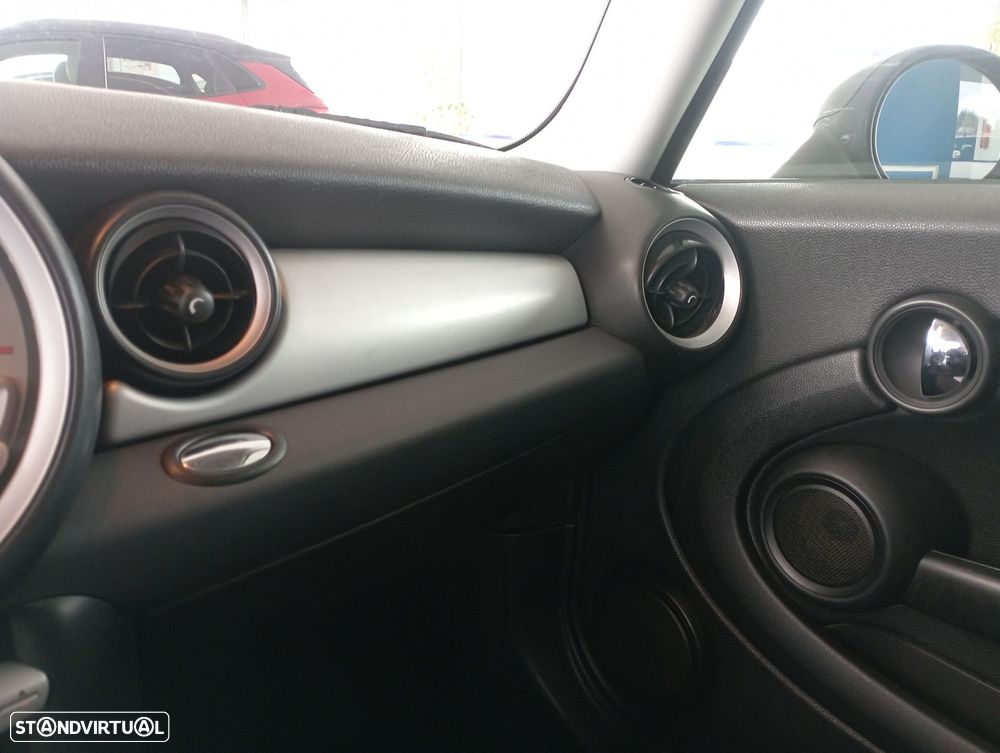 MINI 3 Portas One 1.4 - 17