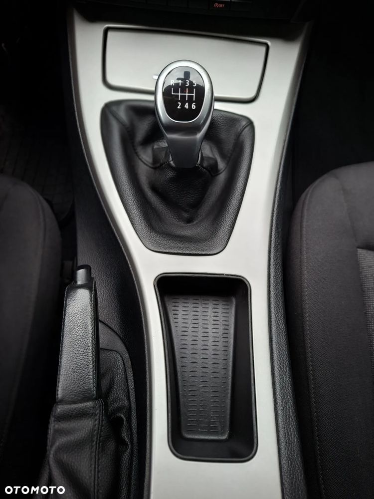 BMW Seria 3 318d DPF - 16