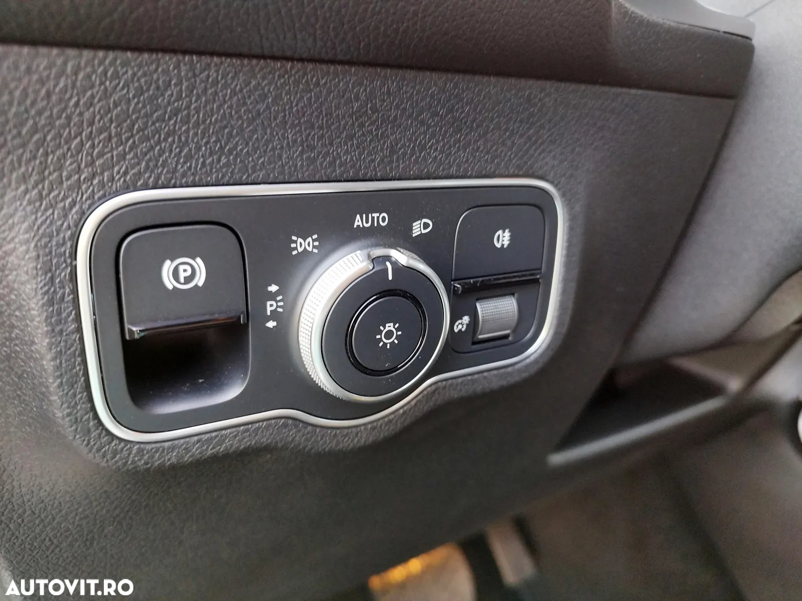 Mercedes-Benz EQB 300 4MATIC - 18