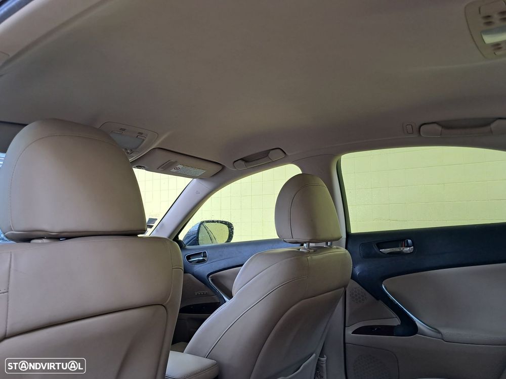 Lexus IS 220 d Sport 54 - 17