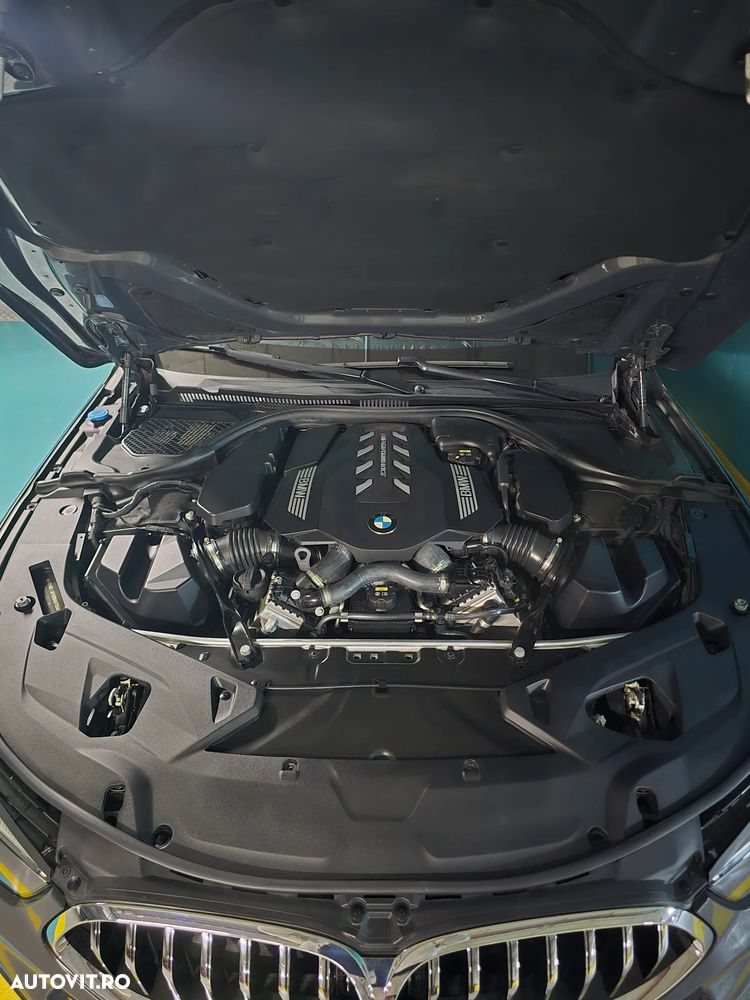 BMW M8 M850i xDrive - 32