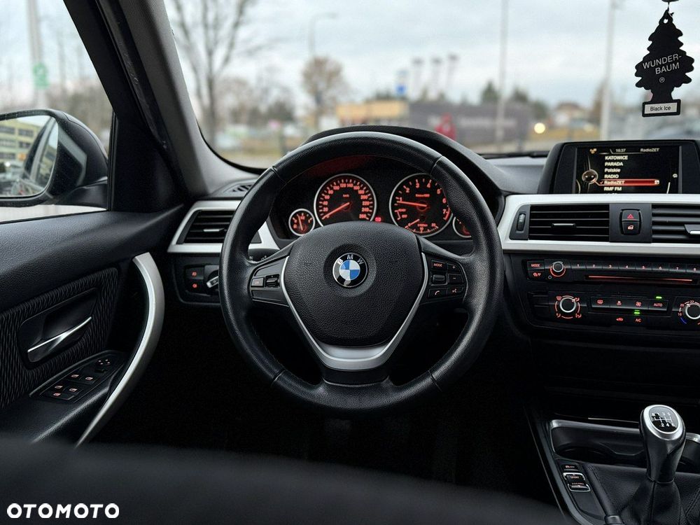 BMW Seria 3 316i - 14