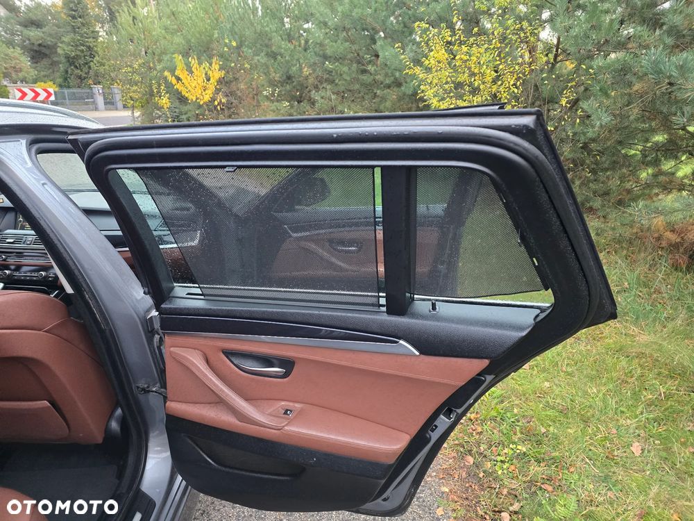 BMW Seria 5 525d xDrive Sport-Aut - 23