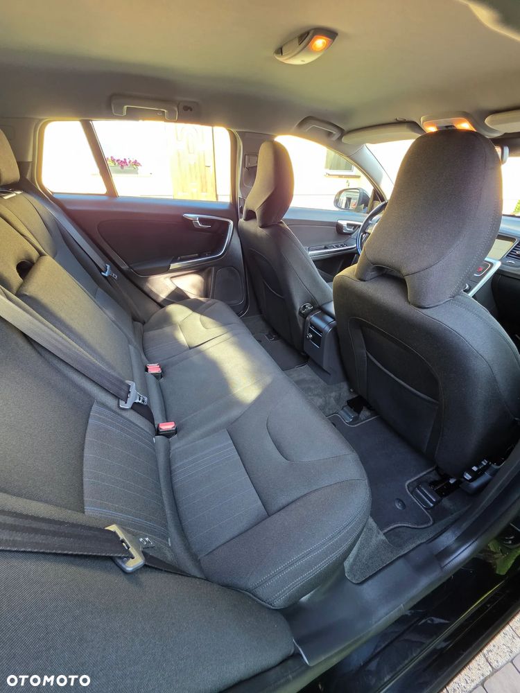 Volvo V60 D4 Kinetic - 9