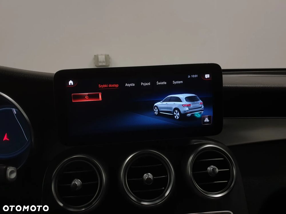 Mercedes-Benz GLC 300 de 4Matic 9G-TRONIC AMG Line Plus - 22
