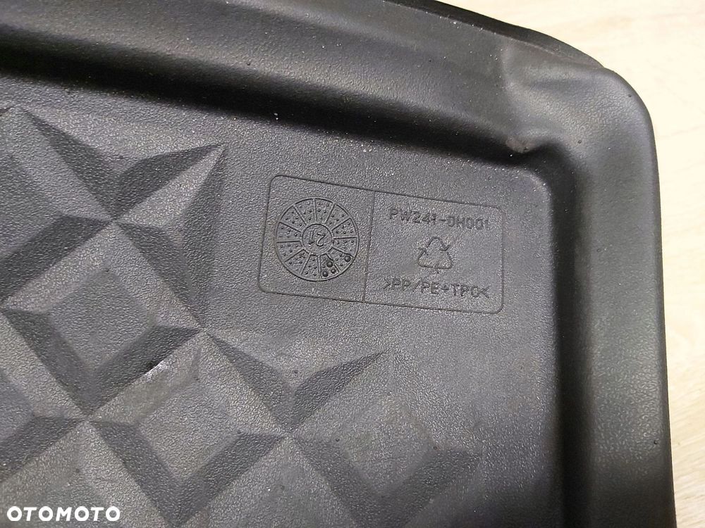 Toyota AYGO X CROSS mata guma wycieraczka wykładzina gumowa bagażnika 22-25 - 4