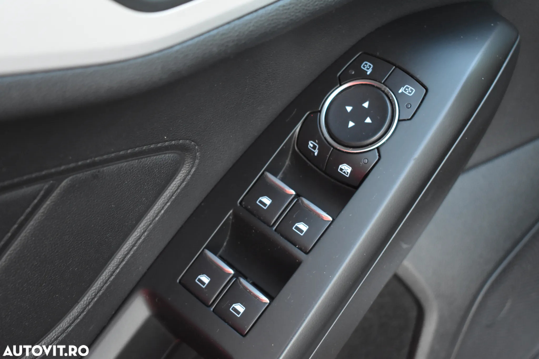 Ford Focus 1.5 EcoBlue Start-Stopp-System TITANIUM - 10