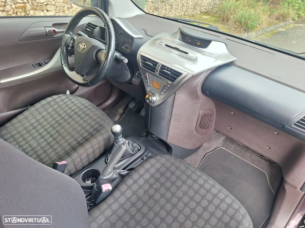 Toyota iQ 1.0 VVT-i 2 - 33