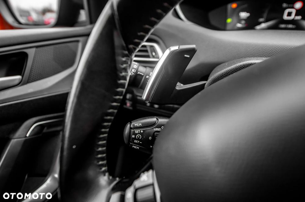 Peugeot 308 BlueHDi 130 EAT8 Allure - 28