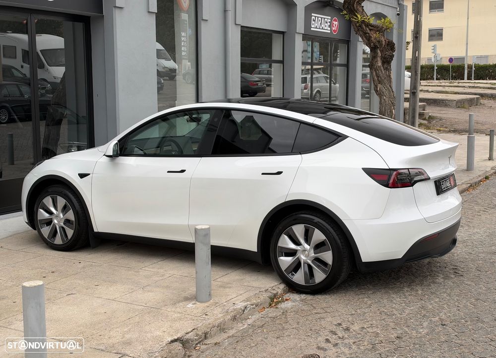 Tesla Model Y Long Range Dual Motor AWD - 9